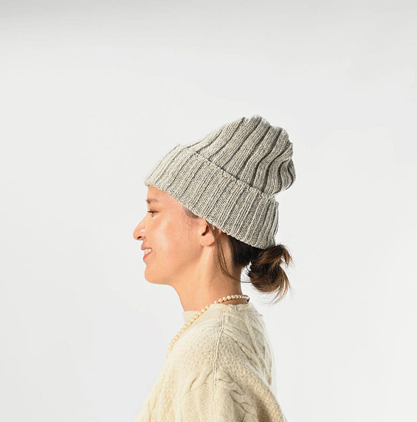 Shetland Zakkuri Rib Knit Cap Female Model