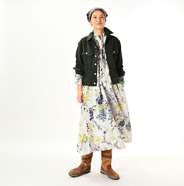 Mole Serge Stretch 908 Hikohime Jacket Female Model