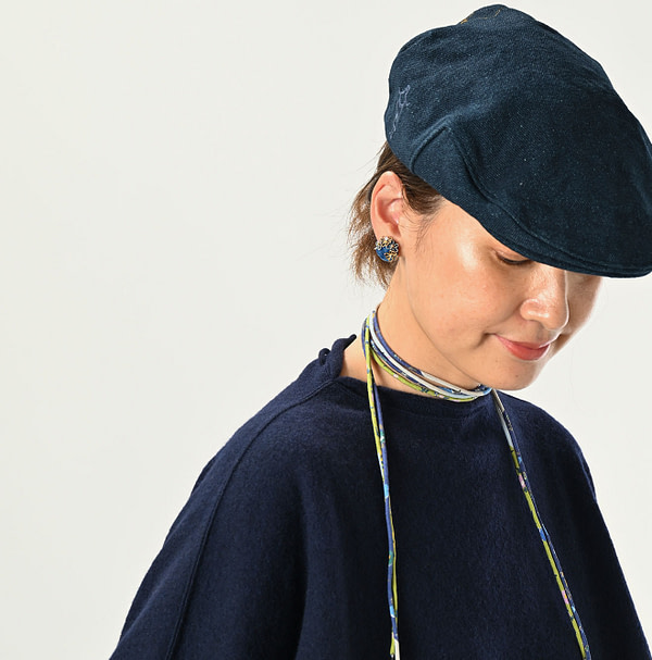 Float Boiled Wool Big Slit Female Model