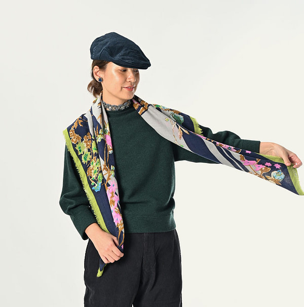 Float Noah Flower Furoshiki Female Model