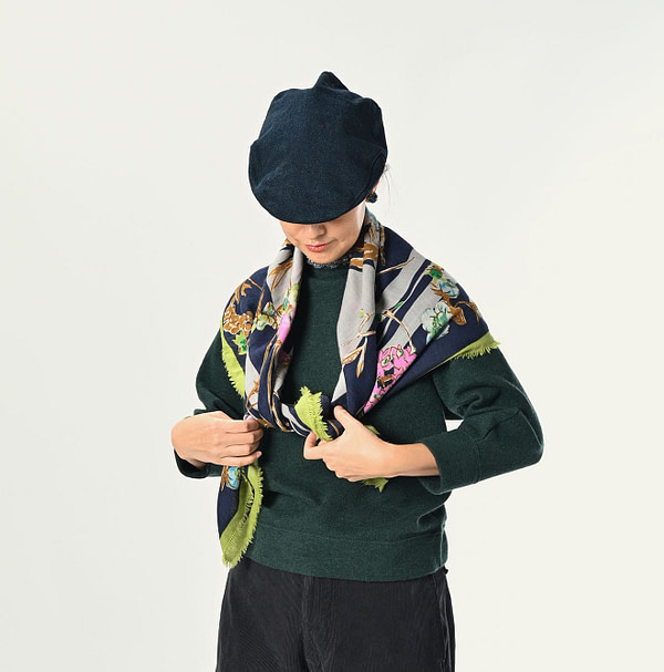Float Noah Flower Furoshiki Female Model