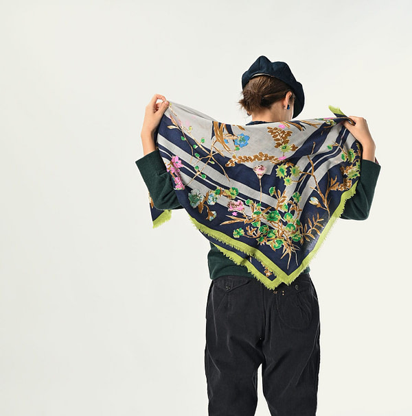Float Noah Flower Furoshiki Female Model