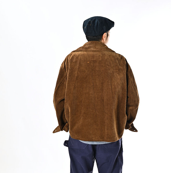 Selvedge Corduroy 908 Hunting Jacket Male Model