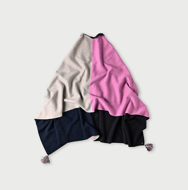 Float W-faced Poncho Back