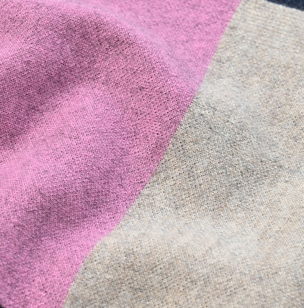 Float W-faced Poncho Detail