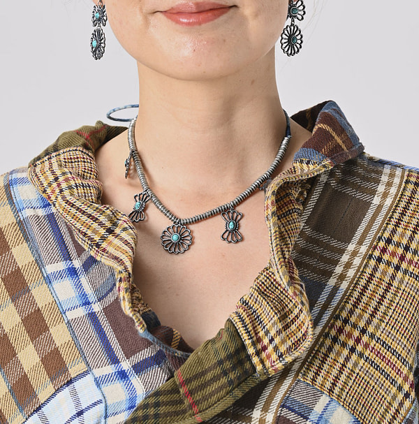 Native Necklace Female Model