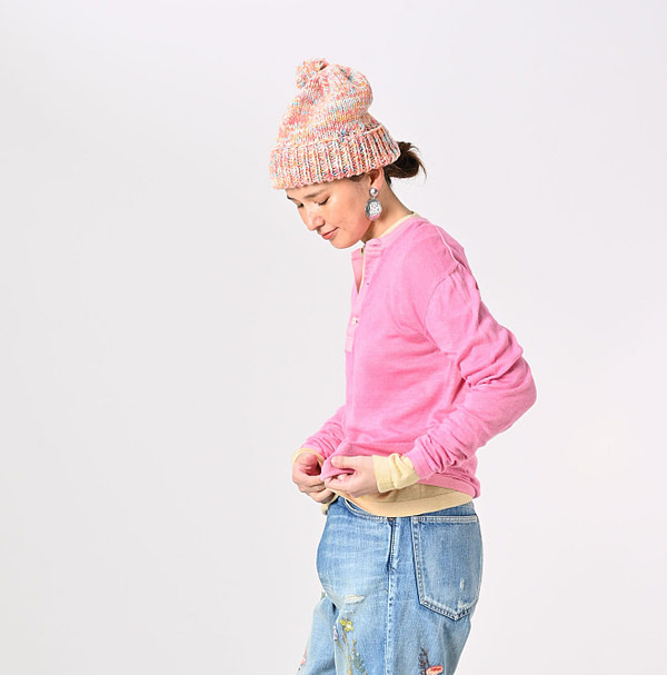 Plant Dyed Whole Super Gauze 908 Henley Female Model