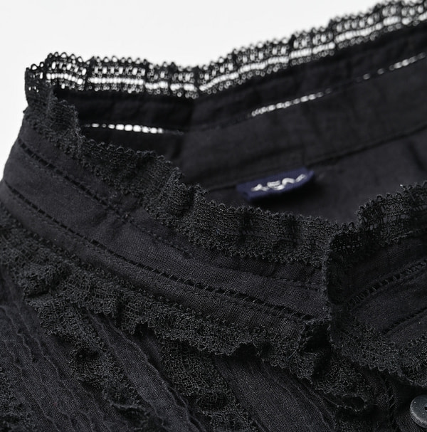 Indian Khadi Pintuck Lace Blouse Detail
