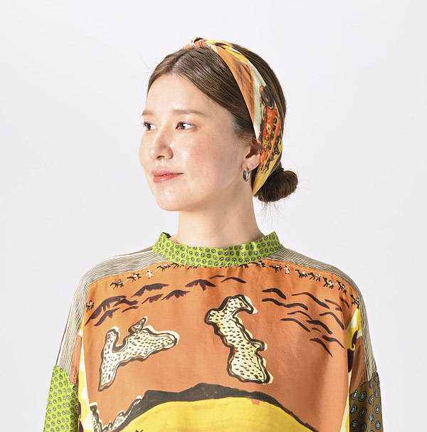 Picture Book Bandana Blouse Pale Female Model