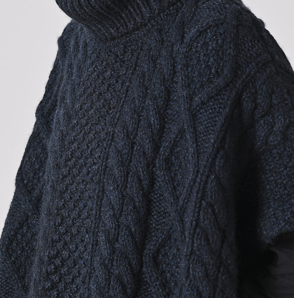 Cashmere Aran Poncho Detail