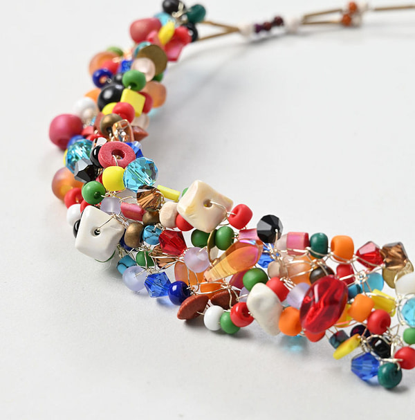 Ami Ami Wire Beads Necklace Detail