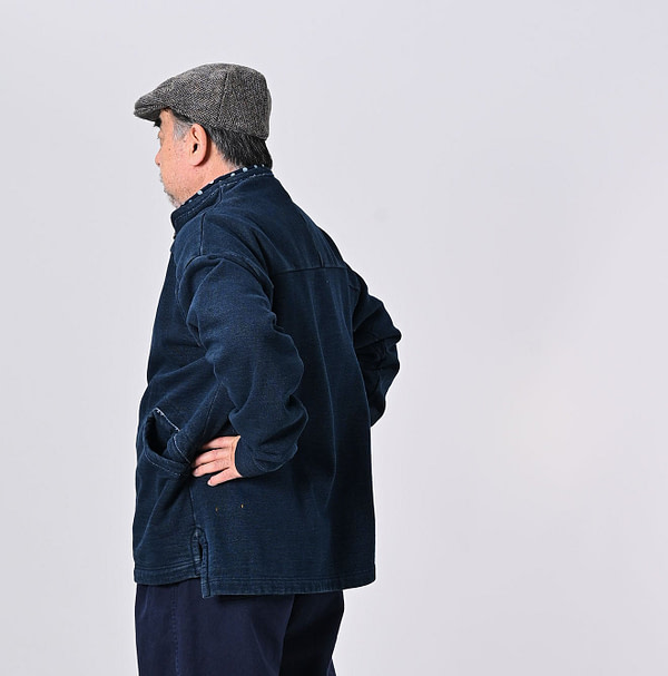 Indigo Urake 908 Outer Sweat Zyu Male Model