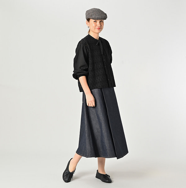 Rye Mugi Denim Crossover Skirt Itchora Female Model
