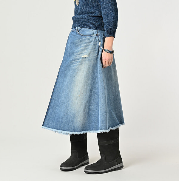 Rye Mugi Denim Crossover Skirt Sei Female Model