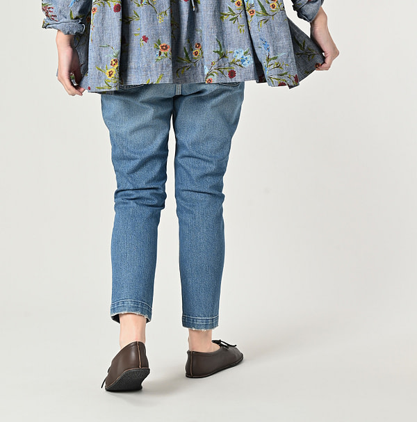 Rye Mugi Denim Stretch New Momohime Tan Female Model