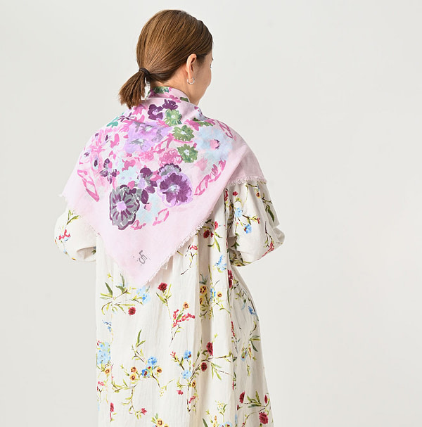 Gauze Flower Wreath Furoshiki Female Model