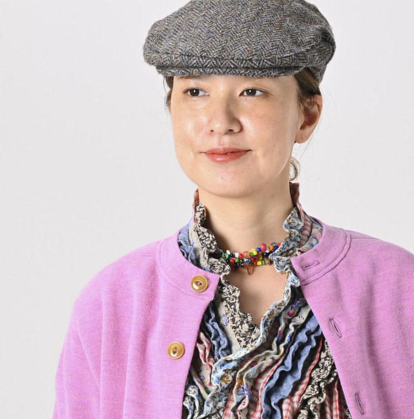 Horizontal Urake 908 Cardigan Female Model