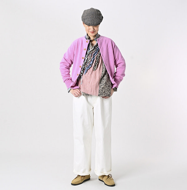 Horizontal Urake 908 Cardigan Female Model