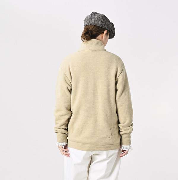 Horizontal Urake Jacket Female Model