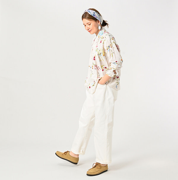 Indian Khadi Next to Spring Print Ocean Tuck Blouse Female Model