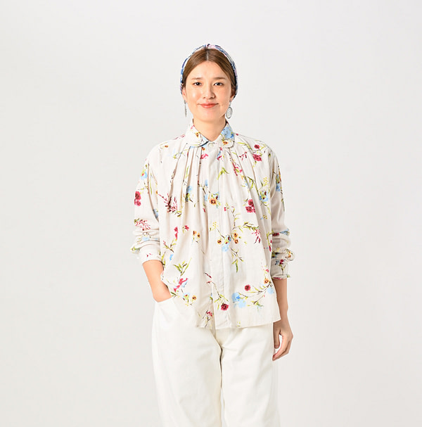 Indian Khadi Next to Spring Print Ocean Tuck Blouse Female Model