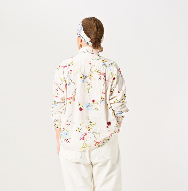 Indian Khadi Next to Spring Print Ocean Tuck Blouse Female Model