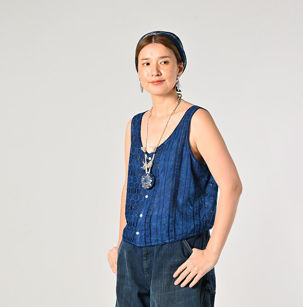 Ai Doama Hira Cutwork Camisole Female Model