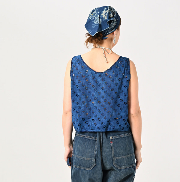 Ai Doama Hira Cutwork Camisole Female Model