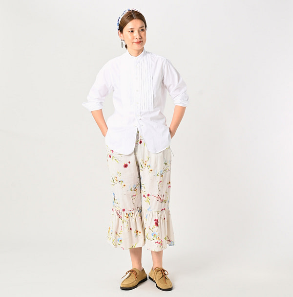 Indian Khadi Next to Spring Print Rapper Pants Female Model