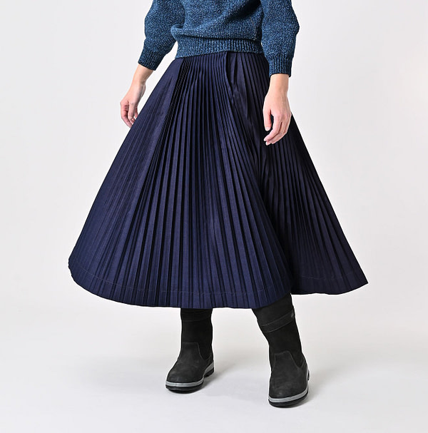 Indigo Chestnut Satin Pleats Female Model