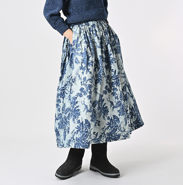 Indigo Hira Lapis Print Skirt Indigo Discharge Print Female Model