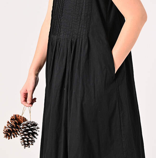 Dobby Stripe Tuck Flare Dress Detail