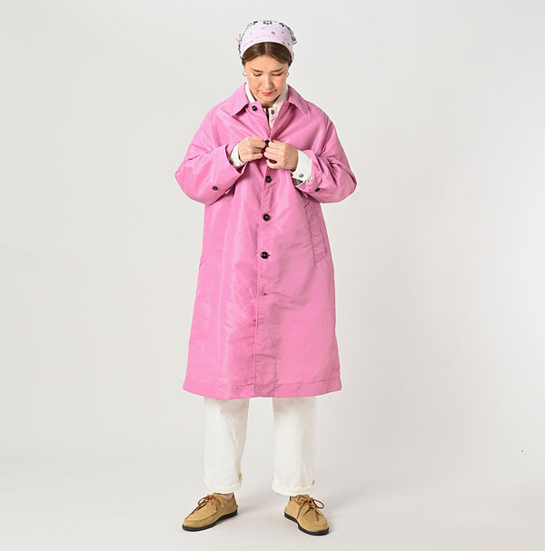 Nylon 908 Stain Collar Coat Female Model