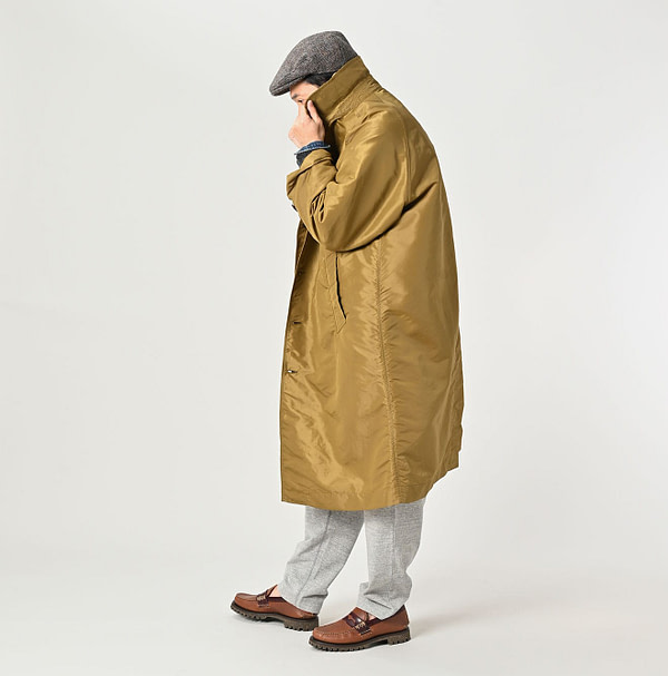 Nylon 908 Stain Collar Coat Male Model