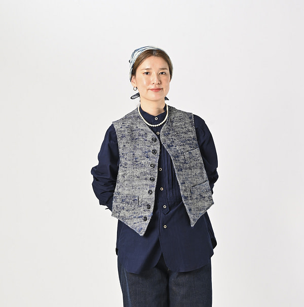 Ai Indian Linen Silk Tweed 908 Vest Female Model