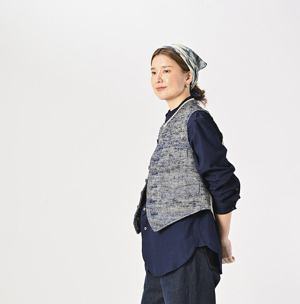 Ai Indian Linen Silk Tweed 908 Vest Female Model