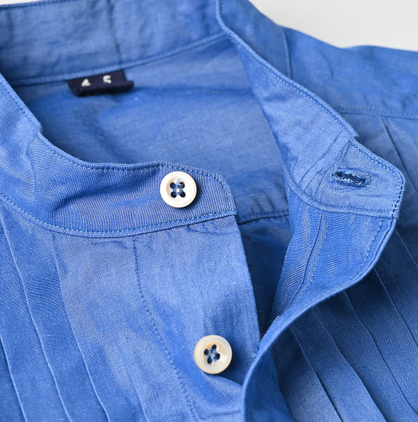 Miko 908 Loafer Pintuck Stand Collar Shirt Detail