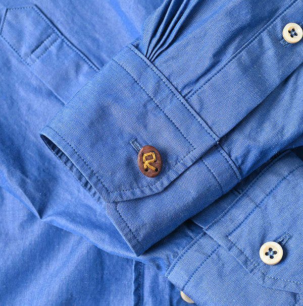 Miko 908 Loafer Pintuck Stand Collar Shirt Detail