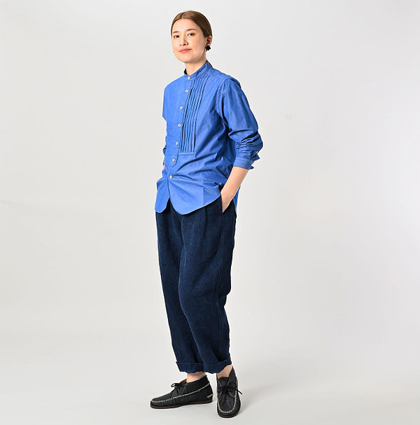 Miko 908 Loafer Pintuck Stand Collar Shirt Female Model