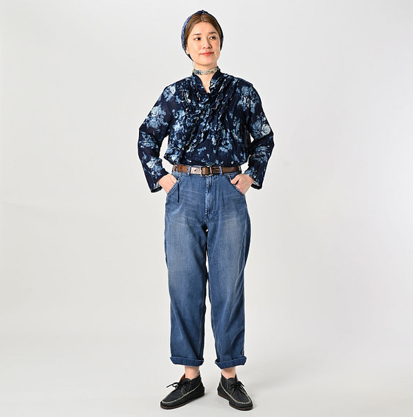 Mon-petit Denim 908 Paker Pants Tan Female Model