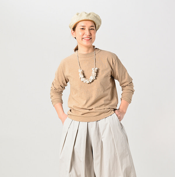 Long Sleeve 908 45 Star T-shirt Female Model