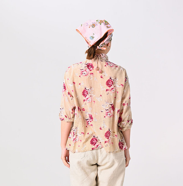 Gauze Rose Print Cache-Coeur Female Model