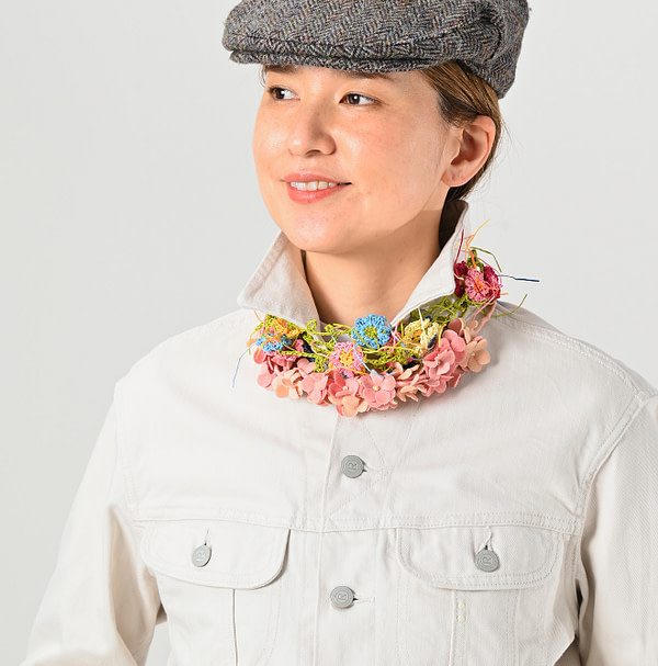 Crochet Flower Necklace Female Model