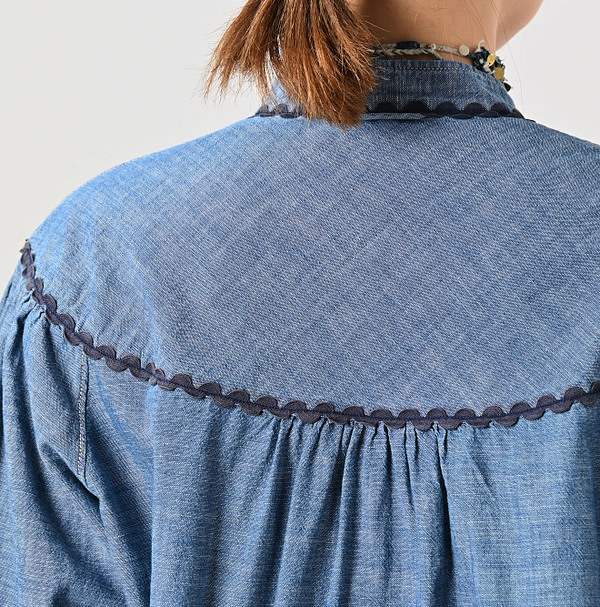 Ruri Dungaree Tambourine Shirt Zyu Detail