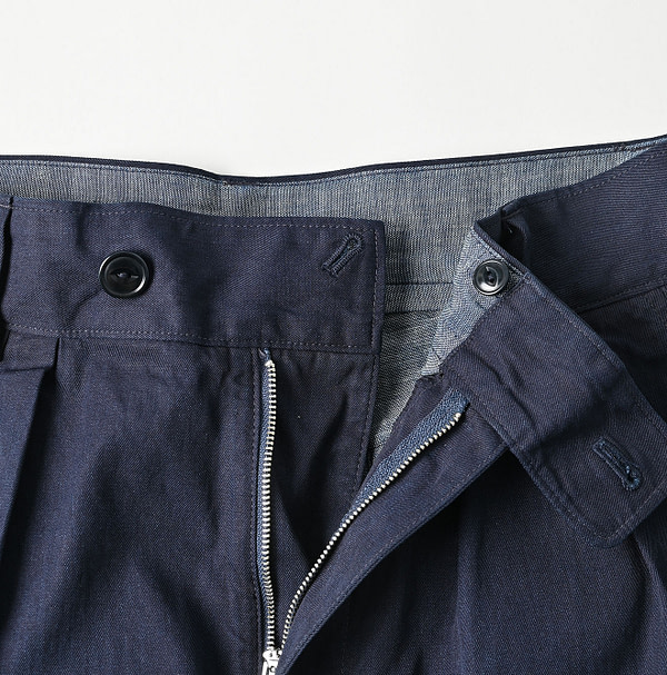 Indigo Thin Gabardine Charlotte Baggy Detail