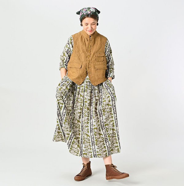 Linen Duck 908 Hunting Vest Female Model