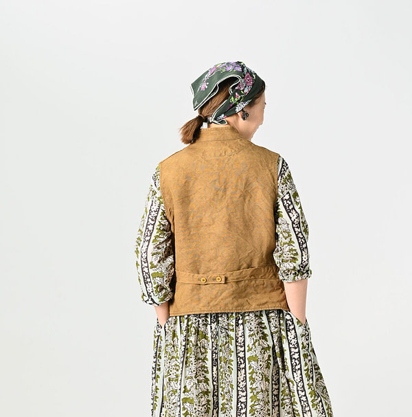 Linen Duck 908 Hunting Vest Female Model