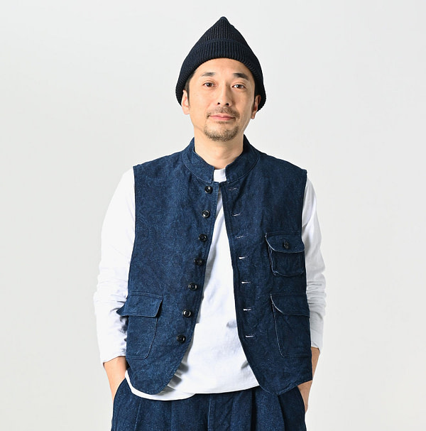 Indigo Linen Duck 908 Hunting Vest Male Model