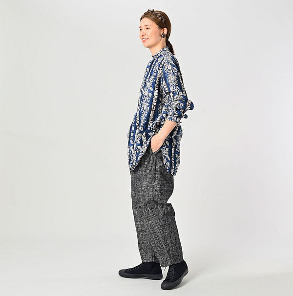Indian Striped Flower Block Print 908 Stand Collar Grandpa Shirt Female Model