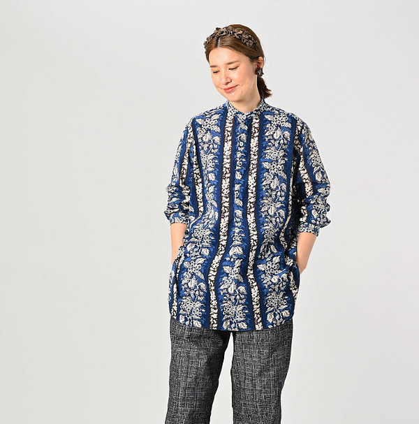 Indian Striped Flower Block Print 908 Stand Collar Grandpa Shirt Female Model